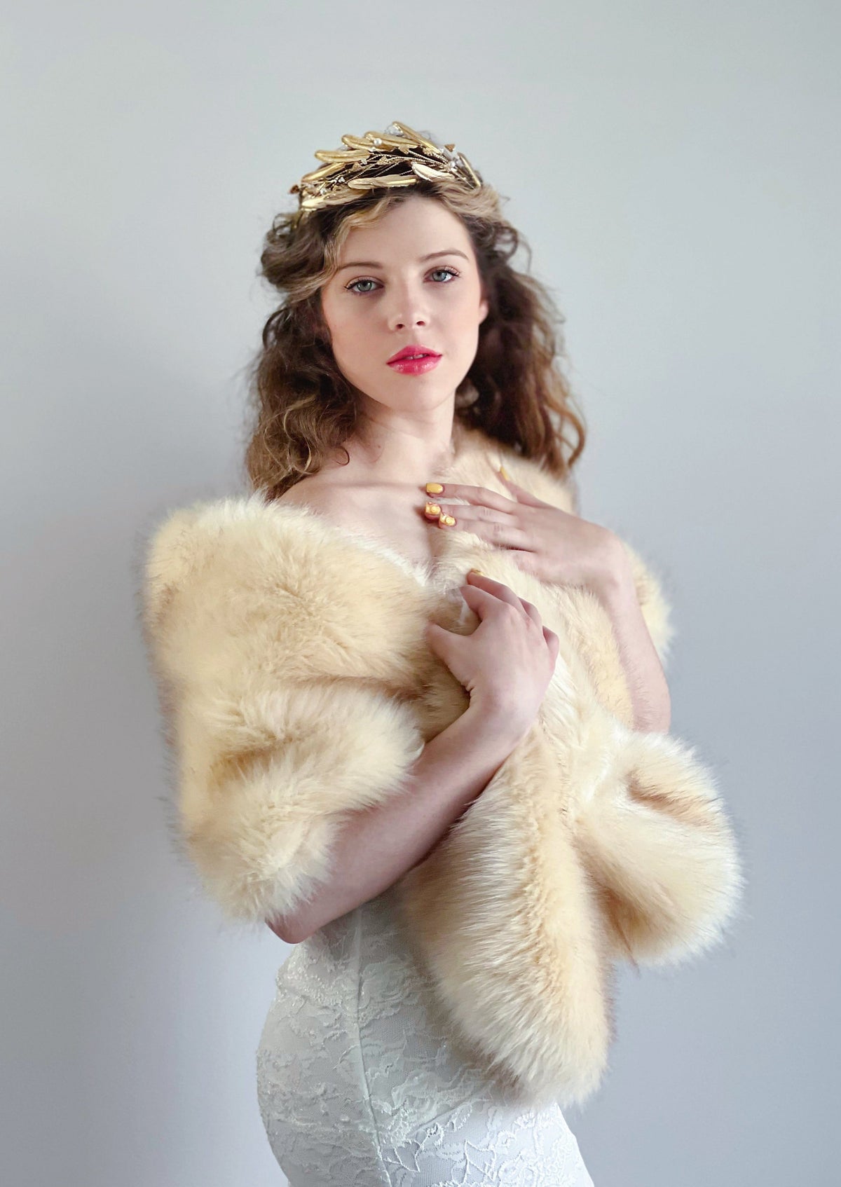 Sissily Designs Champagne Bridal Fur Shawl (Lilian Cha03)
