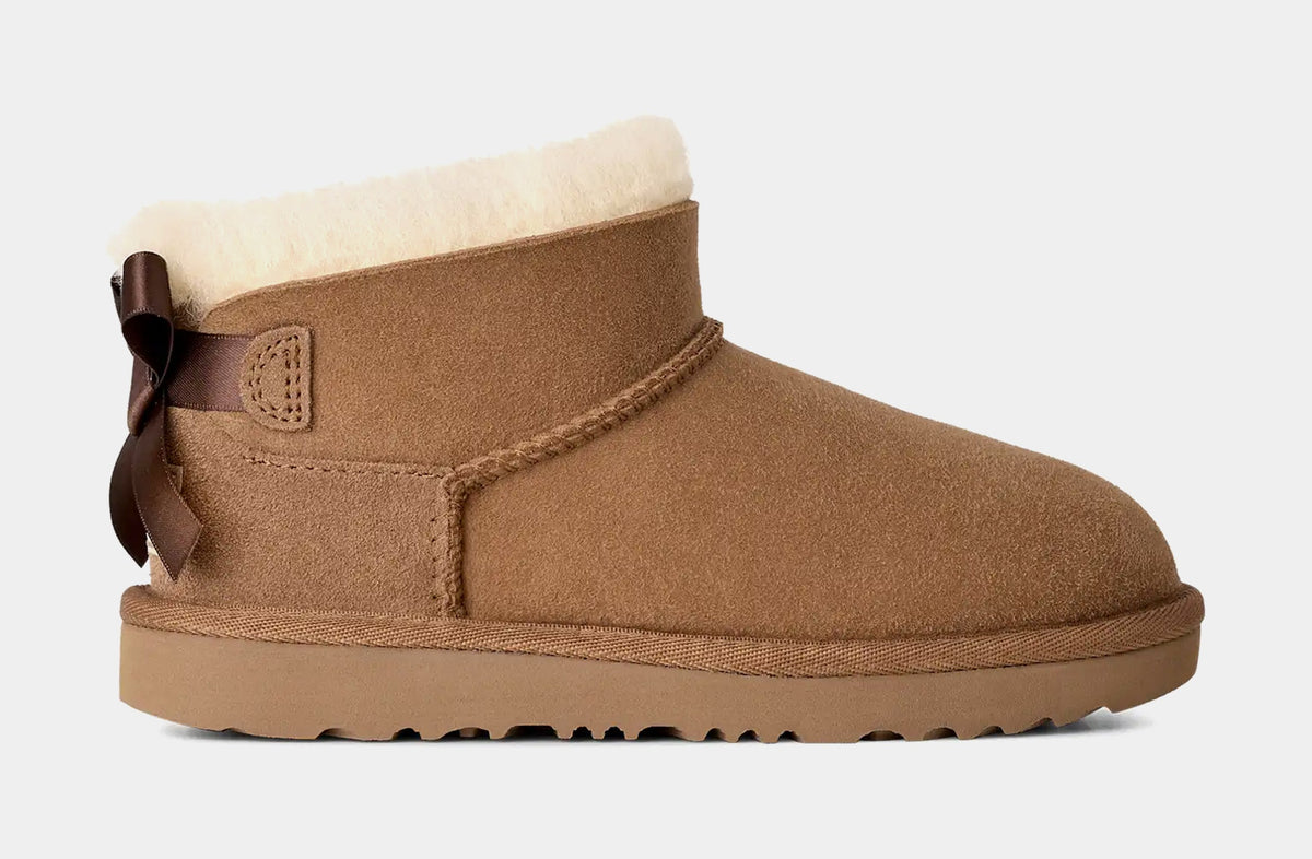 UGG Ultra Mini Bailey Bow Grade School Boots (Chestnut)